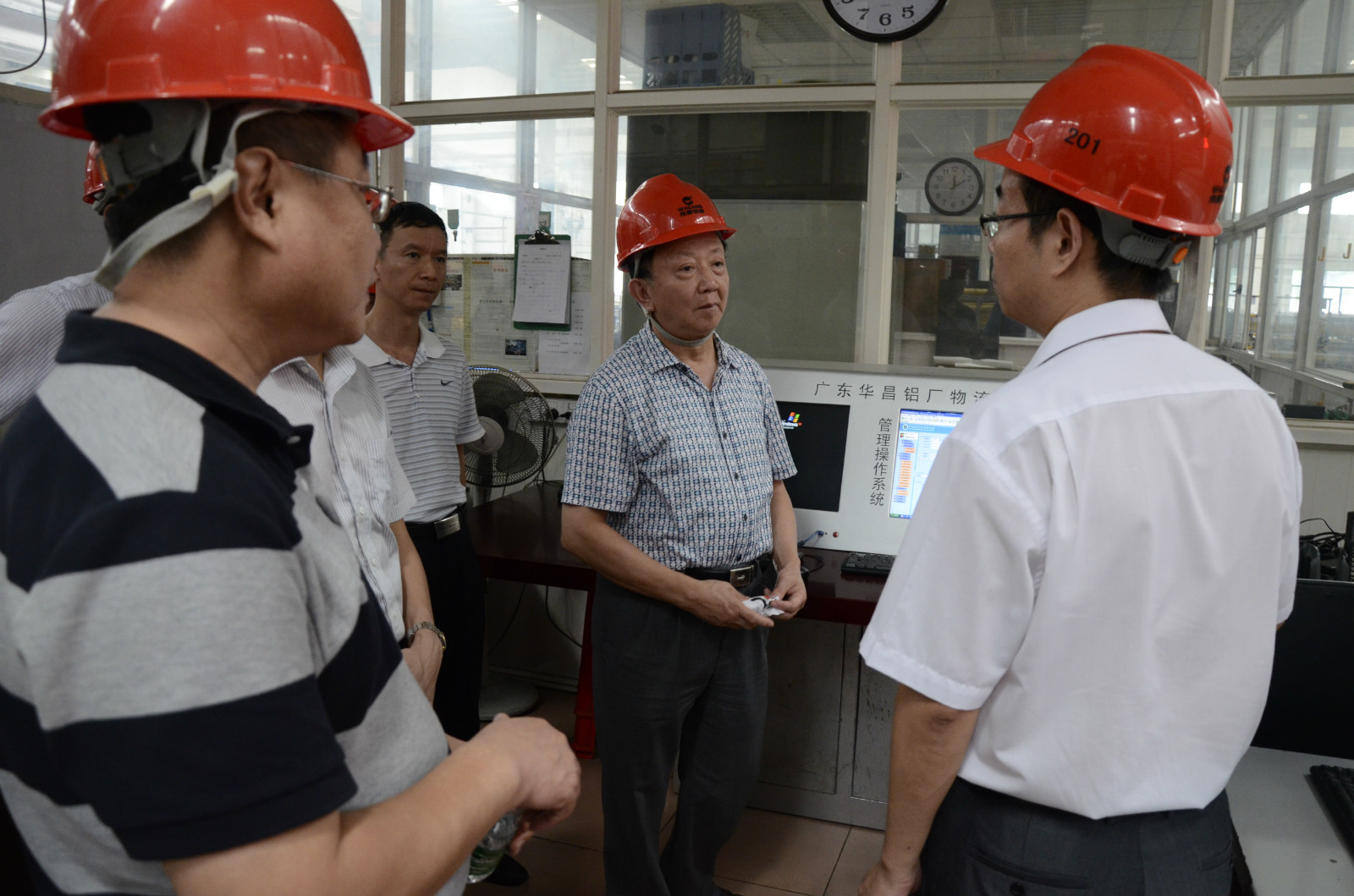 2013年8月25日，專家組成員到南?，F(xiàn)場檢查示范區(qū)創(chuàng)建情況_meitu_6.jpg