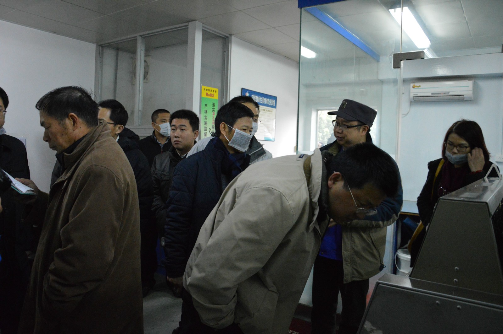 2014年2月13日，協(xié)會專家組到皇冠化工參觀、交流