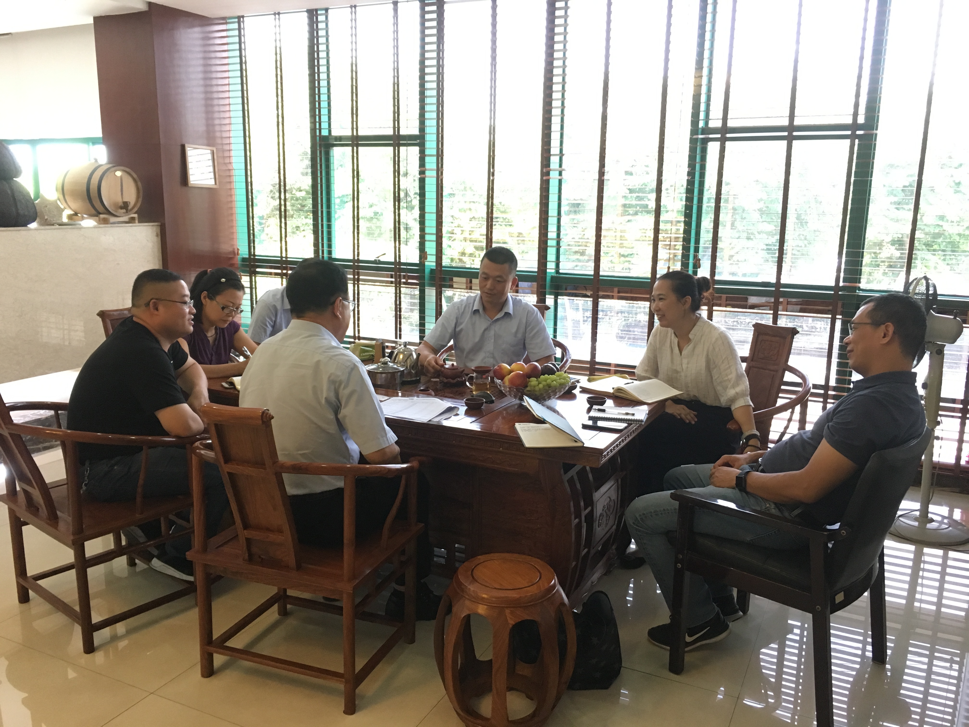 2018年8月17日，協(xié)會人員到佛山市興濤美鋁業(yè)有限公司進行調(diào)研。