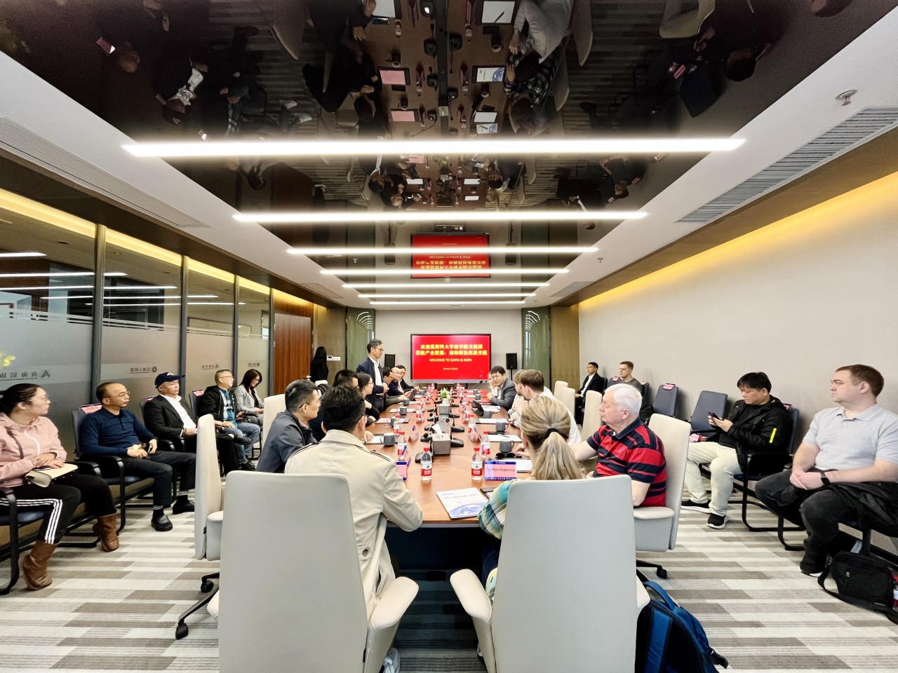 2024年11月28-29日，接待莫斯科大學(xué)商學(xué)院學(xué)生到南海鋁協(xié)、會員企業(yè)參觀交流。